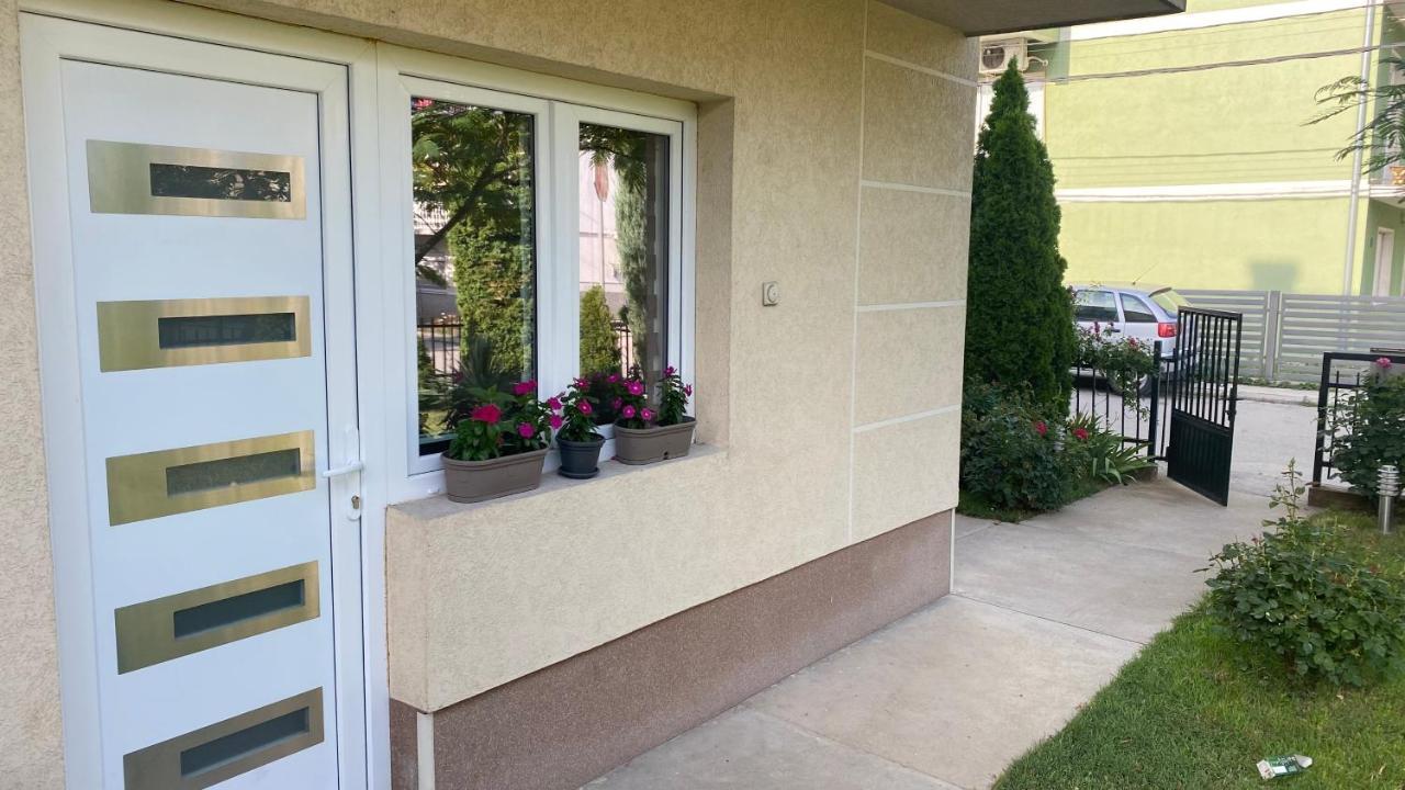 Arni Apartments Donja Vrezina Exterior foto